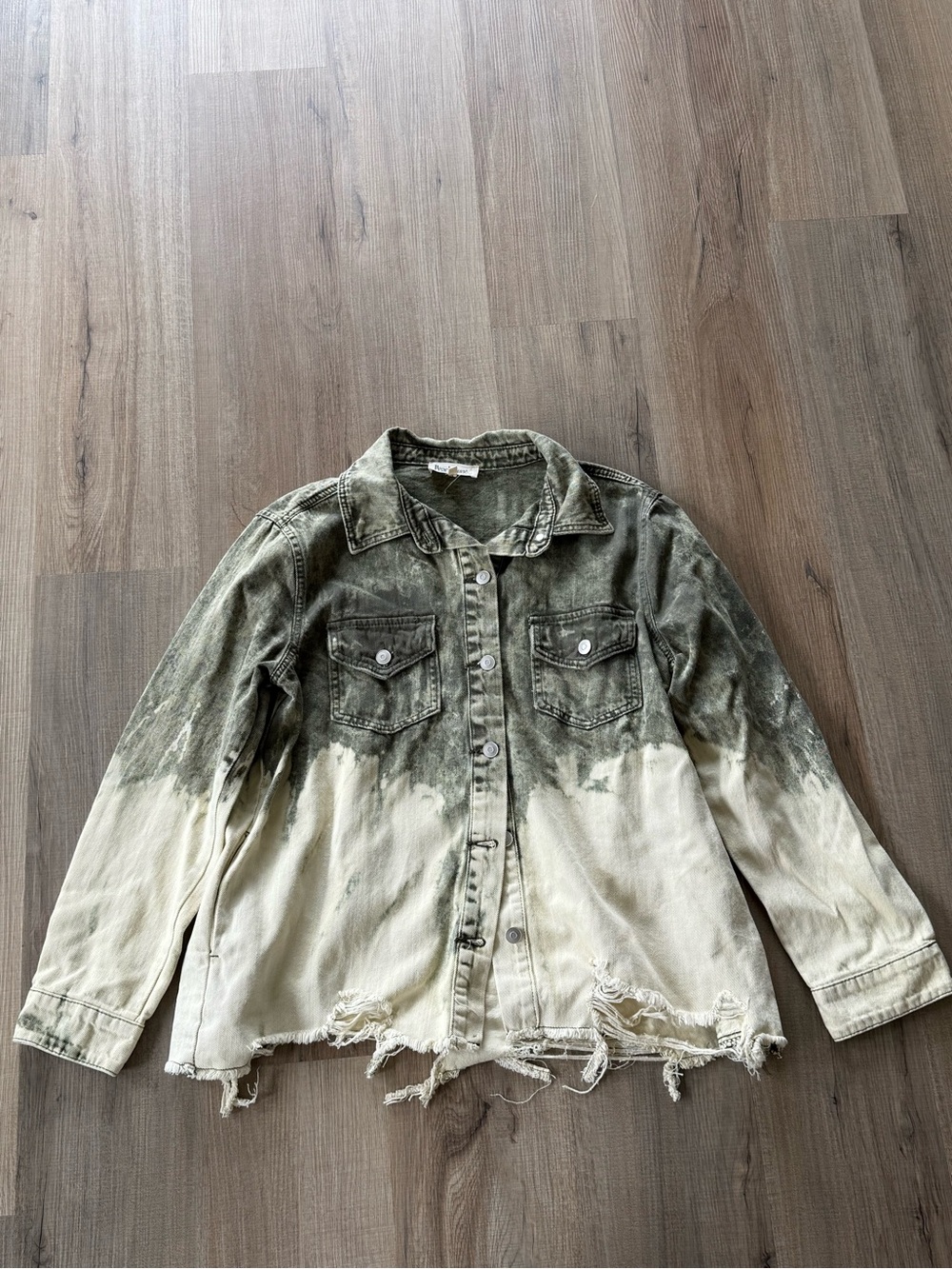 Peach Love California Olive Green Ombre Button-Up